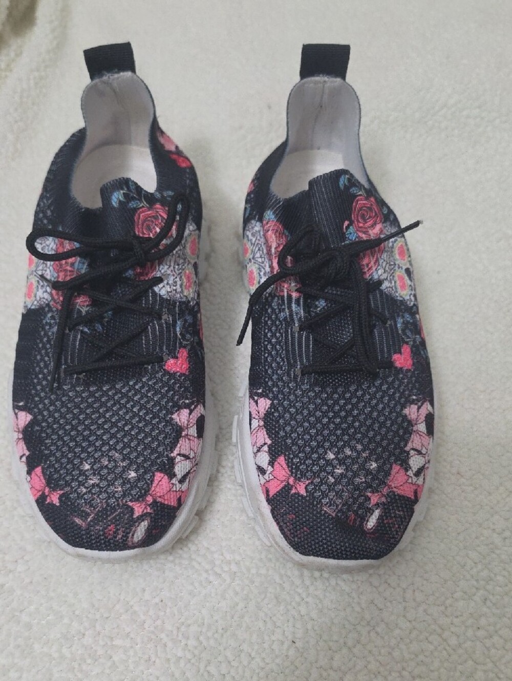 SHEIN Black Knit Sneakers with Pink Floral Sugar Skull Motif View 3